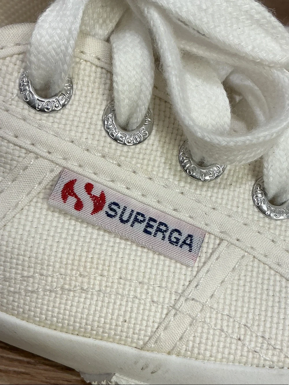 Superga Womens white Canvas Sneakers with Hand painted Giraffe, size 7.5